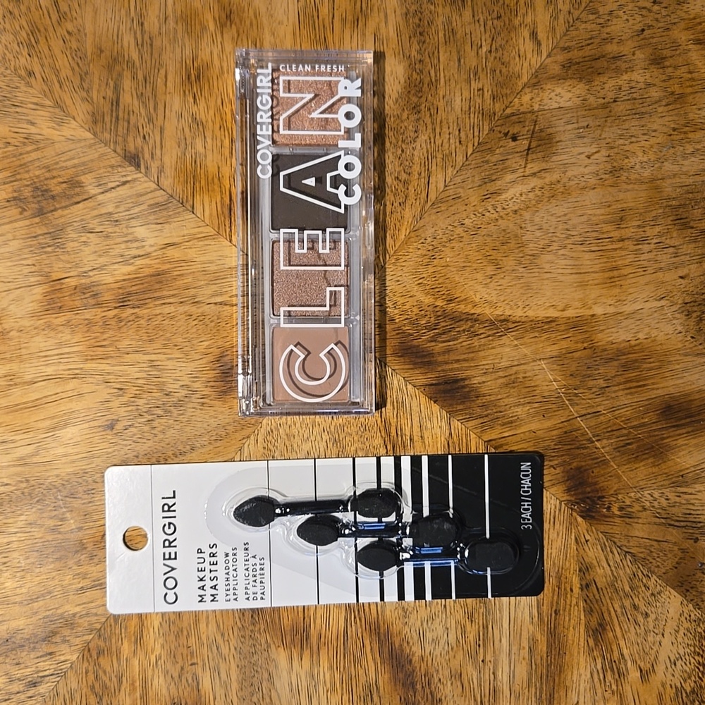 Covergirl Eyeshadow Palette With Applicators Set